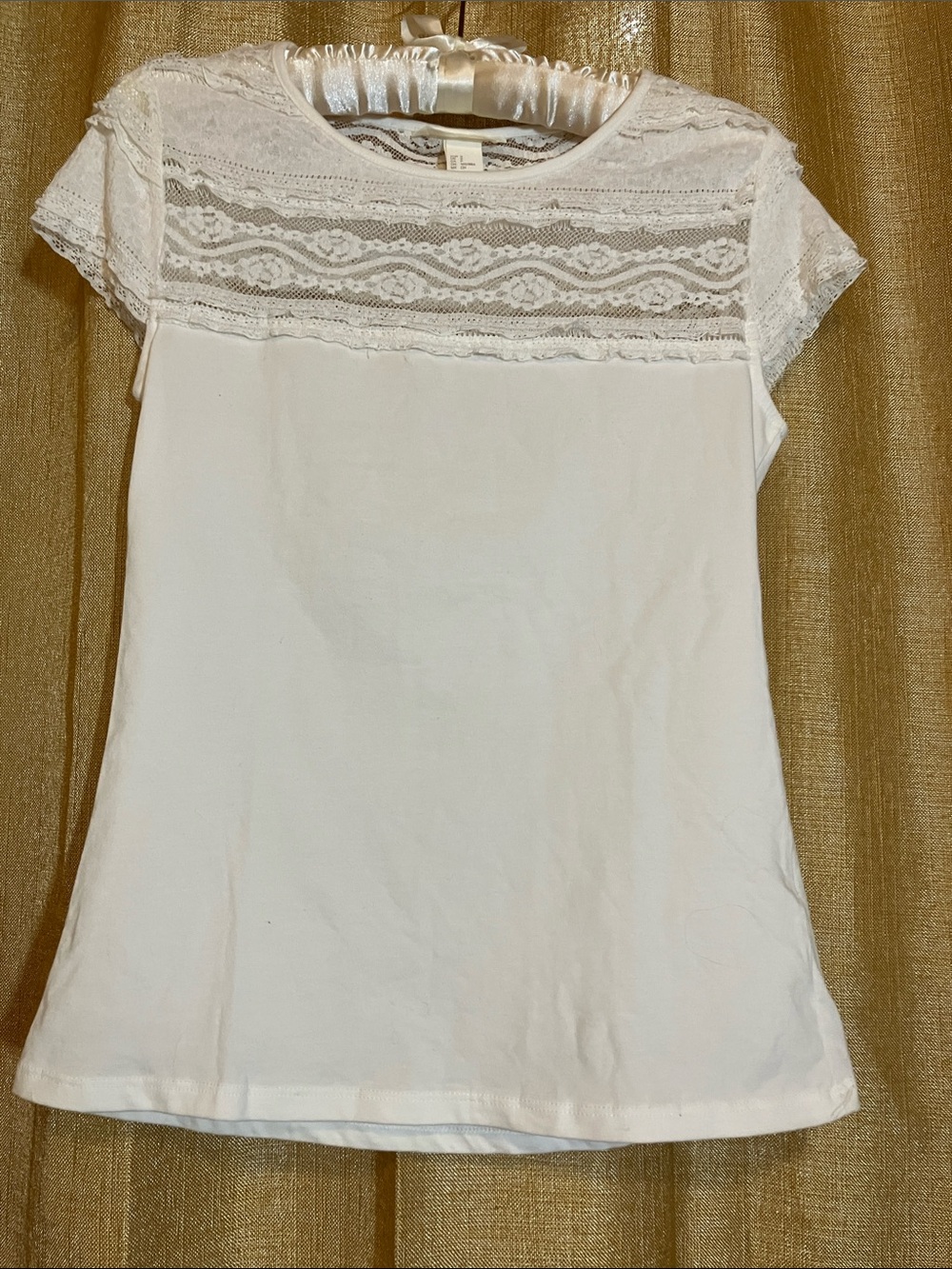 H&M White Lace Yoke Short Sleeve Tee